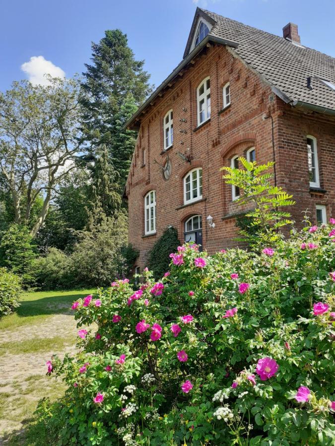 Ferienwohnung Ehemalige Revierfoersterei "Uns Luett" Kuhstorf Bagian luar foto