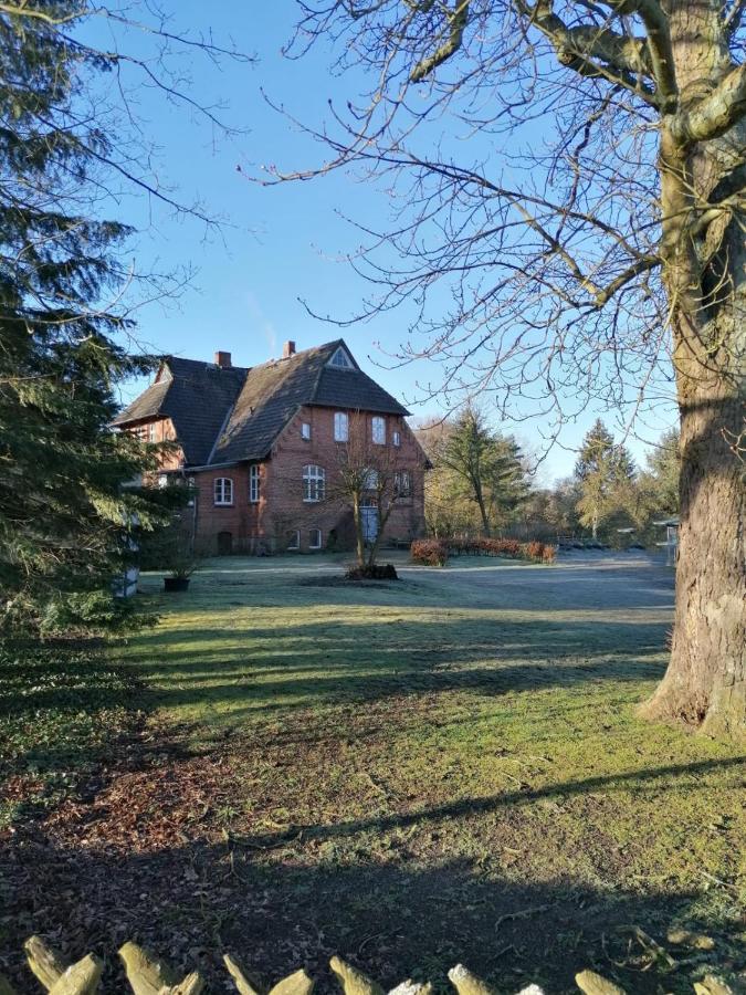 Ferienwohnung Ehemalige Revierfoersterei "Uns Luett" Kuhstorf Bagian luar foto