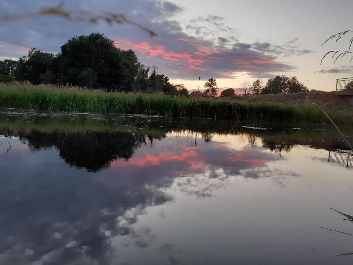 Ferienwohnung Ehemalige Revierfoersterei "Uns Luett" Kuhstorf Bagian luar foto